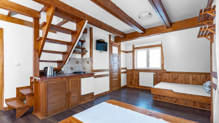 DOMKI POD SKOCZNIĄ 6 OSOBOWE Z WIDOKIEM NA TATRY